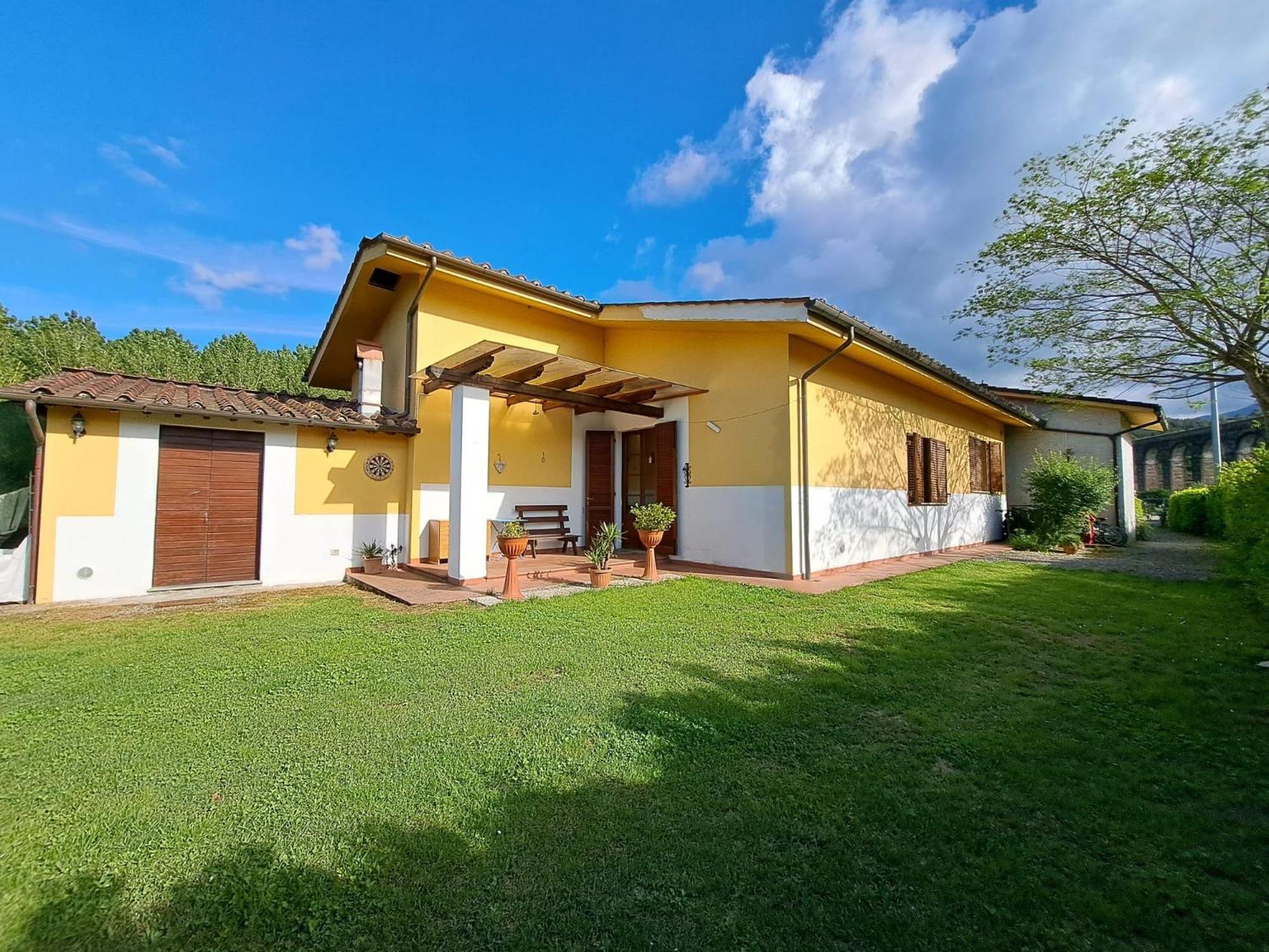 Residence Villa Ungaretti Lucca Buitenkant foto